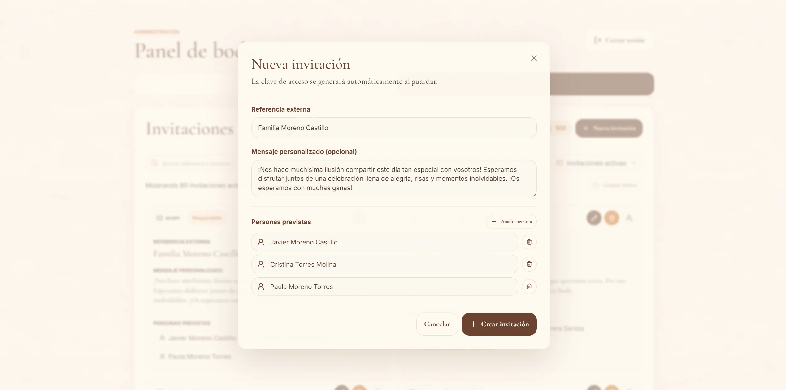 Diálogo de creación de una invitación con referencia, mensaje personalizado y nombres de las personas previstas.
